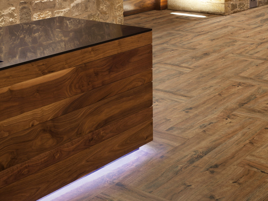 Flamed Chestnut 9881 gallery